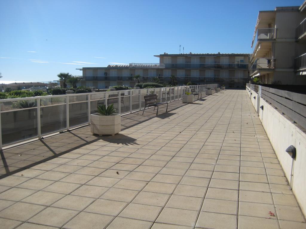 Apartamento Illa Mar Sant Carles De La Rapita Luaran gambar
